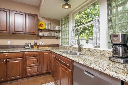 WHIPPOORWILL HILL ON THE GUADALUPE home image 10