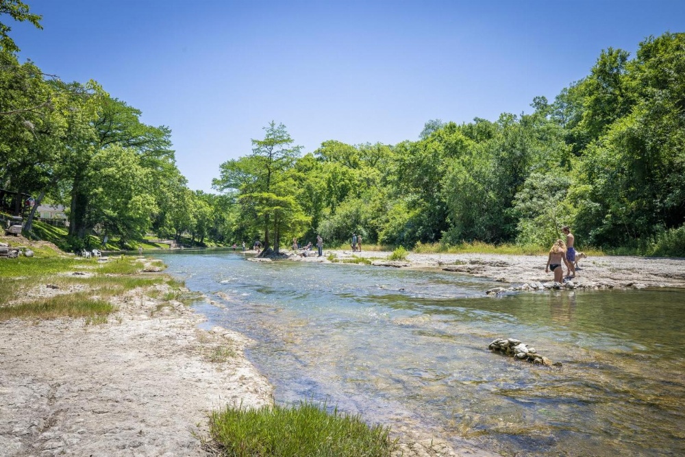 WHIPPOORWILL HILL ON THE GUADALUPE home